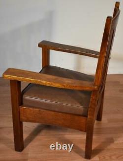 1900 Antique Solid Tiger Oak & Leather Stickley Bros Co Grand Rapids Arm chair