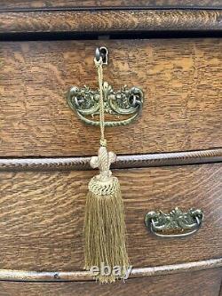 1920's Vintage Tiger Oak Dresser/Chest of Drawers