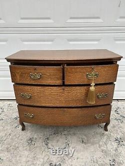 1920's Vintage Tiger Oak Dresser/Chest of Drawers