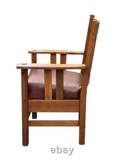 20TH C ANTIQUE L & JG STICKLEY TIGER OAK ARM CHAIR With LEATHER SEAT #810