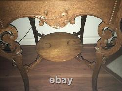 ANTIQUE OAK SIDE/PARLOR/ FOYER TABLE square 28x28, 30 Tall. Stunning