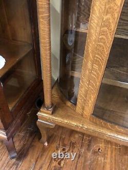 ANTIQUE TIGER OAK BOW FRONT CURIO CABINET With3 SHELVES WithDOUBLE PLATE GROVES