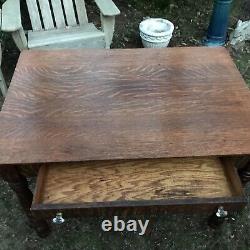 ANTIQUE TIGER OAK VICTORIAN PARLOR LIBRARY TABLE 42 1890s