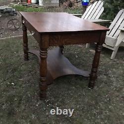 ANTIQUE TIGER OAK VICTORIAN PARLOR LIBRARY TABLE 42 1890s