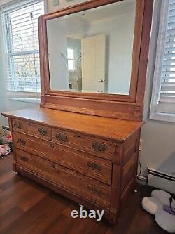Anitique Tiger Oak Dresser With Tilt Mirror. Beautiful Piece