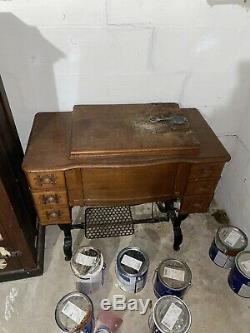 Antique 1906-09 White Family Rotary Treadle Sewing Machine Tiger Oak