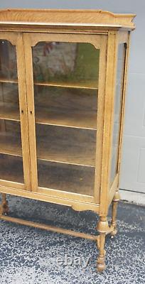 Antique 59 ROCKFORD NATIONAL FURNITURE Tiger Oak Cabinet Hutch glass doors