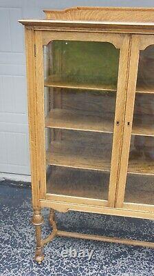 Antique 59 ROCKFORD NATIONAL FURNITURE Tiger Oak Cabinet Hutch glass doors