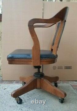 Antique B. L Marble Quarter Sawn Tiger Oak Rolling Banker's Desk Office Arm Chair