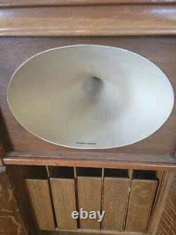 Antique Brunswick Phonograph Record Player Upright Crank Tiger Oak Model 117