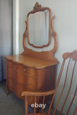 Antique Dresser 1900s Serpentine Tiger Oak Dresser withMirror & Original key