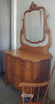 Antique Dresser 1900s Serpentine Tiger Oak Dresser withMirror & Original key