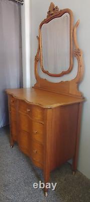 Antique Dresser 1900s Serpentine Tiger Oak Dresser withMirror & Original key