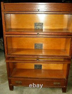 Antique GLOBE WERNICKE Quarter Sawn Tiger Oak Barrister Stacking Bookcase