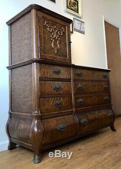 Antique Pulaski Tiger Oak Dresser With Top Hat