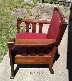 Antique Quarter Sawn Oak Mission Arts and Crafts Lounge Chair w Vinyl Upholstery