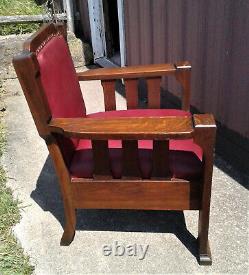 Antique Quarter Sawn Oak Mission Arts and Crafts Lounge Chair w Vinyl Upholstery
