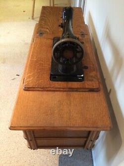 Antique Singer Sewing Machine Model 66 Vintage Mfg. 1919 Tiger Oak Cabinet