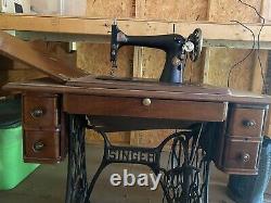 Antique Singer Treadle Sewing Machine Table Cabinet Cast Iron Wood Tiger Oak