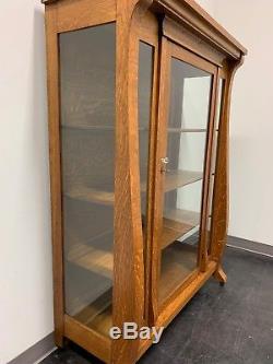 Antique Tiger Oak Art & Crafts Style China Curio Display Cabinet