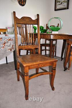 Antique Tiger Oak Dining Room Table/4 Chairs Table is 44 x 44