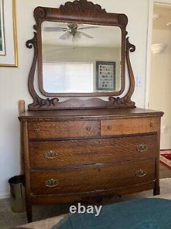 Antique Tiger Oak Dresser with Harp mounted mirror. Excellent condition