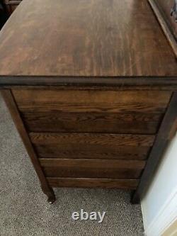 Antique Tiger Oak Dresser with Harp mounted mirror. Excellent condition