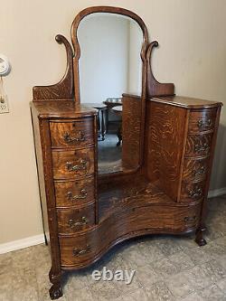 Antique Tiger Oak Harlow dresser with Full Length mirror