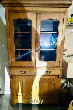 Antique Tiger Oak Hutch WithGlass Inlaid Doors/Currio/Cabinet. Shelves Beautiful