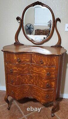 Antique Tiger Oak Serpentine (5) Five Drawer Chest Of Drawers With Mirror