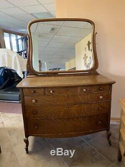 Antique Tiger oak dresser with mirror