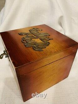 Antique Victorian Tiger Oak Collars Cuffs Box Red Satin With Mirror And Collars