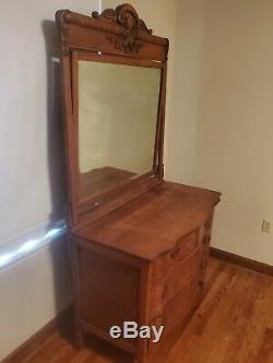 Antique and vintage Tiger Oak Dresser