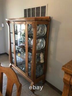 Antique tiger oak table, 2 leaves, 8 chairs, buffet, china hutch