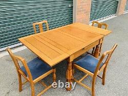Beautiful Antique Tiger Oak Expanding Pub Quarter sawed Kitchen Table Set