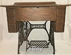 Early 1900's SINGER Treadle Sewing Machine Tiger Oak Cabinet Cast Iron 7 Drawers
