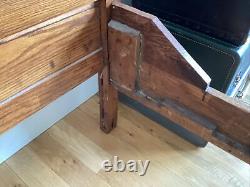 Early 1900s Carved Antique Golden Tiger Oak Full Bed High Headboard Footboard