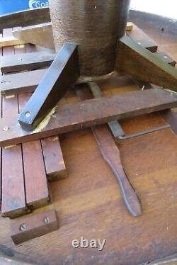 Early 1900s Victorian Tiger Oak Round Dinette Dining Table 5541