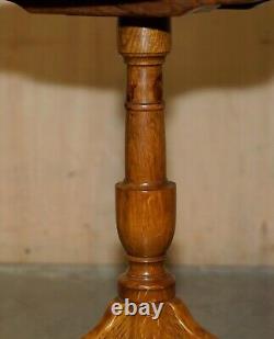 Exquisite Cira 1840 Antique Tiger Oak Cut Side End Lamp Tilt Top Tripod Table