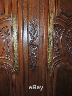 Fabulous 19th Century French Armoire 2 door oak & tiger wood beautifully carved