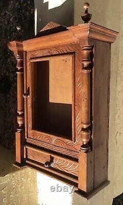 Fine Antique Arts & Crafts Tiger Oak Wall Curio Cabinet