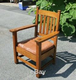 Mission/Arts and Crafts Style Tiger Oak Padded Leather Living Room Chair