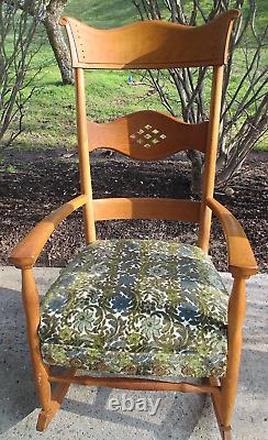 Oak Arts & Crafts Rocking Chair, Tiger Oak w Green Upholstery Seat 20th Century