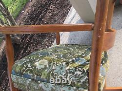 Oak Arts & Crafts Rocking Chair, Tiger Oak w Green Upholstery Seat 20th Century
