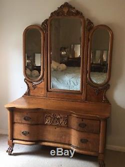 Original Beautiful Antique Heavily Carved Tiger Oak Vanity Princess Dresser 1900