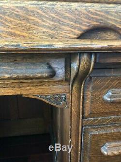 Stunning Antique Tiger Oak Rolltop Desk by Vetter Desk Works