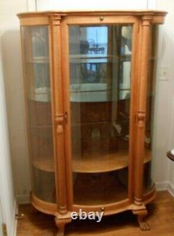 Tiger Oak Antique Curio Cabinet withCurved Glass an Claw Feet
