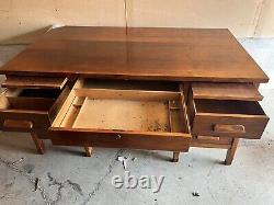 Traditional Vintage Office or Library Tigers Oak Desk