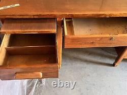 Traditional Vintage Office or Library Tigers Oak Desk