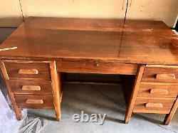 Traditional Vintage Office or Library Tigers Oak Desk